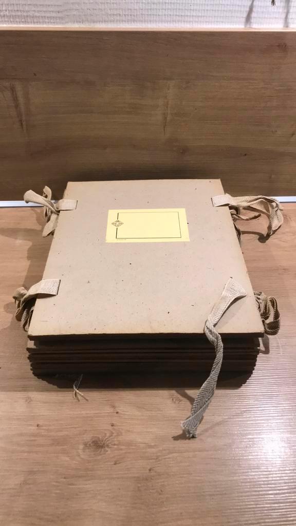 Vintage kartonnen fotobewaarordners (4) + 4 lossen kartonnen, Antiek en Kunst, Curiosa en Brocante, Ophalen of Verzenden