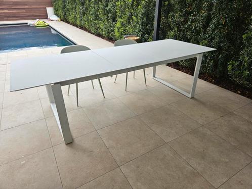 maison du monde, verlengbare tuintafel van wit aluminium, Tuin en Terras, Tuintafels, Gebruikt, Rechthoekig, Aluminium, Ophalen