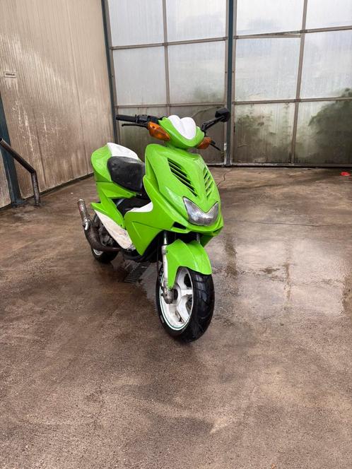 Yamaha aerox 50cc, Fietsen en Brommers, Scooters | Yamaha, Zo goed als nieuw, Aerox, Maximaal 45 km/u, Tweetakt, Ophalen