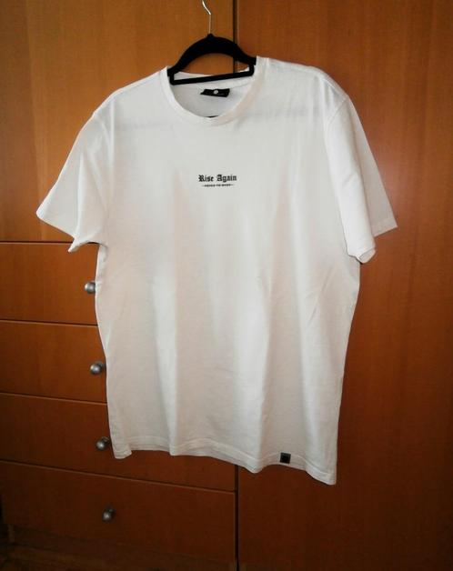 2 fijne T-shirts 1 L Ashes to Dust +1 Reserved XL mt print., Kleding | Heren, T-shirts, Zo goed als nieuw, Maat 52/54 (L), Overige kleuren