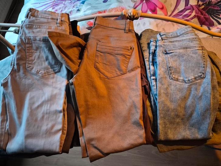 Dameskleding pakket broeken S 20 stuks, Kleding | Dames, Dames-kledingpakketten, Zo goed als nieuw, Maat 38/40 (M), Ophalen of Verzenden