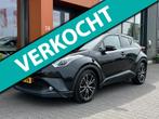 Toyota C-HR 1.8 Hybrid|Aut.|Cam|Navi|Stoelverw.|Trekhaak|PDC, Euro 6, 4 cilinders, Zwart, 98 pk