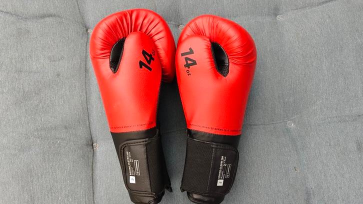 14oz Bokshandschoenen - Outshock, Sport en Fitness, Boksen, Zo goed als nieuw, Bokshandschoenen, Ophalen of Verzenden
