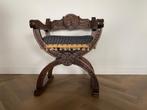 Stoel met houtsnijwerk, Huis en Inrichting, Stoelen, Ophalen, Gebruikt, Bruin, Eén