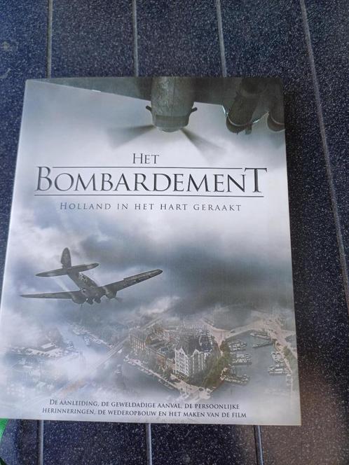 Het Bombardement - Holland in het hart geraakt, Boeken, Oorlog en Militair, Gelezen, Tweede Wereldoorlog, Ophalen