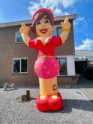 Sarah te huur!! beschikbaar voor biedingen
