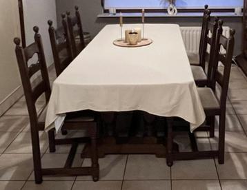 Massieve eetkamerset + 6 stoelen beschikbaar voor biedingen