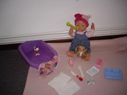 baby pop met bad en acc, Kinderen en Baby's, Speelgoed | Poppen, Zo goed als nieuw, Babypop, Ophalen of Verzenden