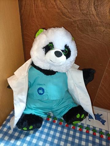 Ambulance knuffel panda met dokters jas  beschikbaar voor biedingen