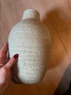 Stenen vaas van MICA Decorations, Huis en Inrichting, Woonaccessoires | Vazen, Ophalen, Steen, Overige kleuren, Zo goed als nieuw