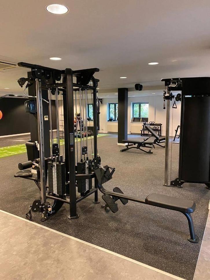 Oemmebi Black / Technogym kracht Multi /4-station Technogym, Sport en Fitness, Fitnessmaterialen, Zo goed als nieuw, Overige typen