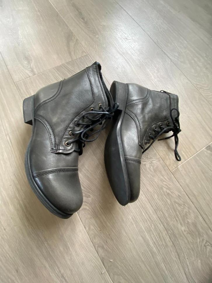 STEVE MADDEN leren schoenen zilver / blauw NIEUW maat 39 DZ, Kleding | Dames, Schoenen, Nieuw, Schoenen met lage hakken, Overige kleuren