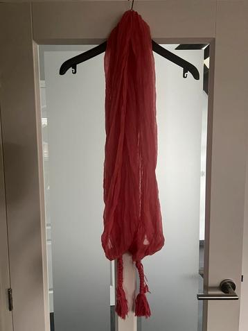 Roze dames sjaal ( das ) nette staat beschikbaar voor biedingen