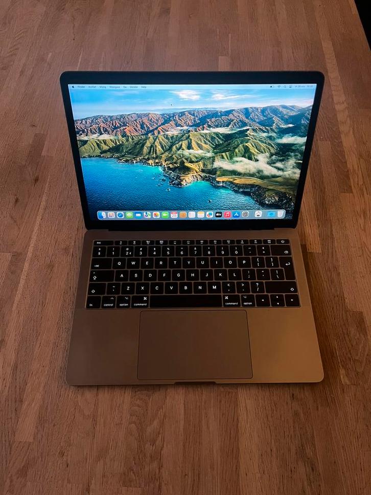 Macbook Pro Retina 13 inch 2017 Space Grey, Computers en Software, Apple Desktops, Zo goed als nieuw, Mac Pro, SSD, 2 tot 3 Ghz