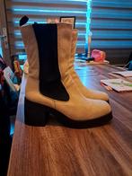 laarzen met blokhak., Ophalen, Hoge laarzen, Beige, Nieuw