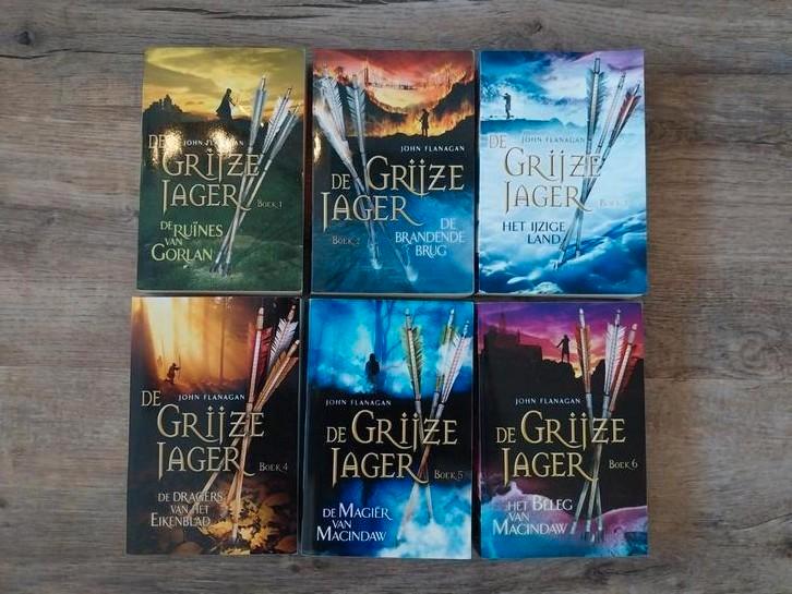 Deel 1 t/ m 6.  **    De Grijze Jager.   **    John Flanagan, Boeken, Kinderboeken | Jeugd | 10 tot 12 jaar, Zo goed als nieuw