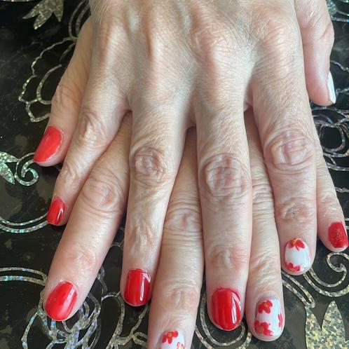 Nagelstyliste voor de gene die mooie nagels willen., Diensten en Vakmensen, Schoonheidsspecialisten | Manicure