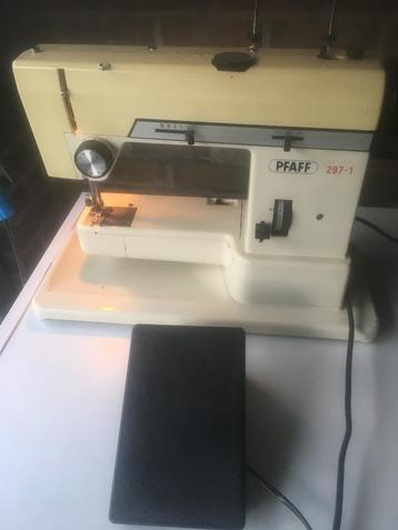Pfaff 297-1 naaimachine met voetpedaal en koffer, werkend. beschikbaar voor biedingen