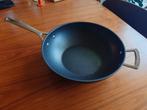 Nieuw — Le Creuset Wokpan 30cm, Huis en Inrichting, Keuken | Potten en Pannen, Ophalen of Verzenden, Keramische plaat, Wok, Nieuw