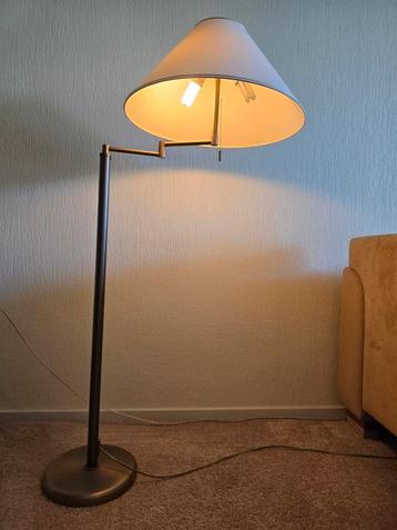 Zwenkarm Messing Vloerlamp jaren 60 Walter von Nessen?  beschikbaar voor biedingen