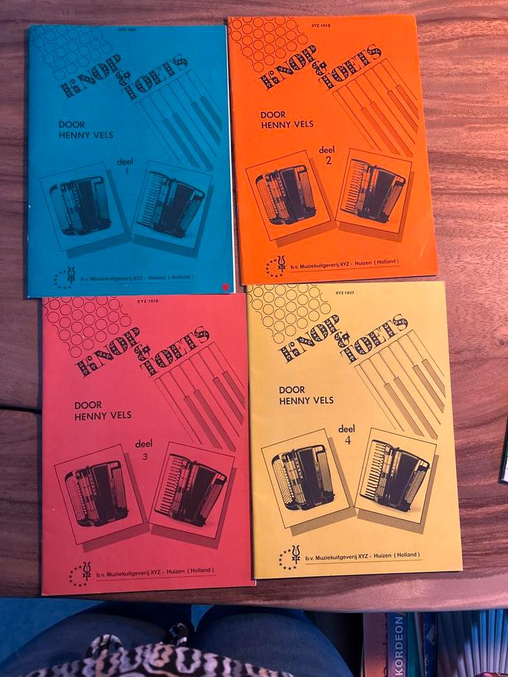 4x Knop en Toets Accordeon Leermethode Henny Vels, Boeken, Hobby en Vrije tijd, Zo goed als nieuw, Overige onderwerpen, Geschikt voor kinderen
