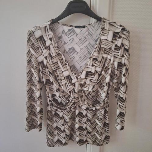 Caroline Biss Top mt 38, Kleding | Dames, Blouses en Tunieken, Zo goed als nieuw, Maat 38/40 (M), Beige, Ophalen of Verzenden