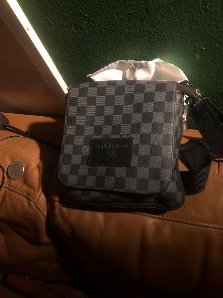 Louis Vuitton Heren Tas - Damier Graphite, Sieraden, Tassen en Uiterlijk, Tassen | Schoudertassen, Zo goed als nieuw, Overige merken