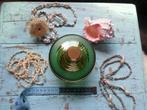 SIERADENPOTJE VAN GROEN ANTIEK GLAS MET GOUD VERSIERING, Ophalen of Verzenden