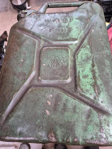 Jerrycan. Vintage beschikbaar voor biedingen