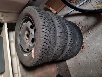 Winterbanden 14 inch weinig gebruikt beschikbaar voor biedingen