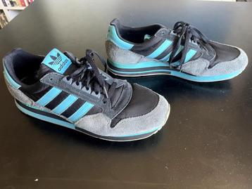 Adidas sneakers, maat 46 (valt klein) beschikbaar voor biedingen