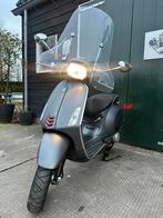 Pareltje! Prachtige originele Vespa Sprint iGet | 4400 km, Fietsen en Brommers, Ophalen, Zo goed als nieuw, Benzine, Overige modellen