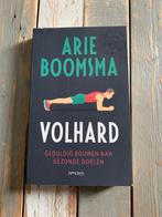 Volhard - Arie Boomsma, Ophalen of Verzenden, Zo goed als nieuw