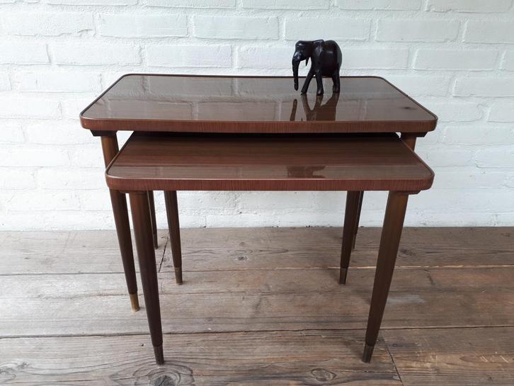Vintage retro mimiset 2 bijzettafeltjes Design jaren 60-70., Huis en Inrichting, Tafels | Bijzettafels, Gebruikt, Rechthoekig
