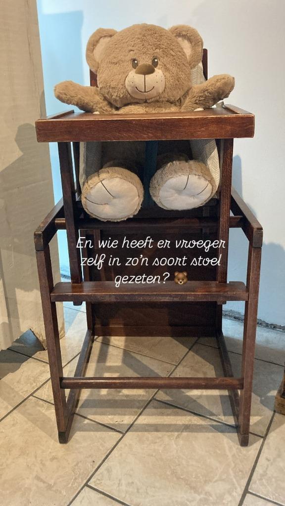 Houten kinderstoel & tafeltje in één – klassiek en praktisch, Kinderen en Baby's, Kinderkamer | Tafels en Stoelen, Gebruikt, Stoel(en)