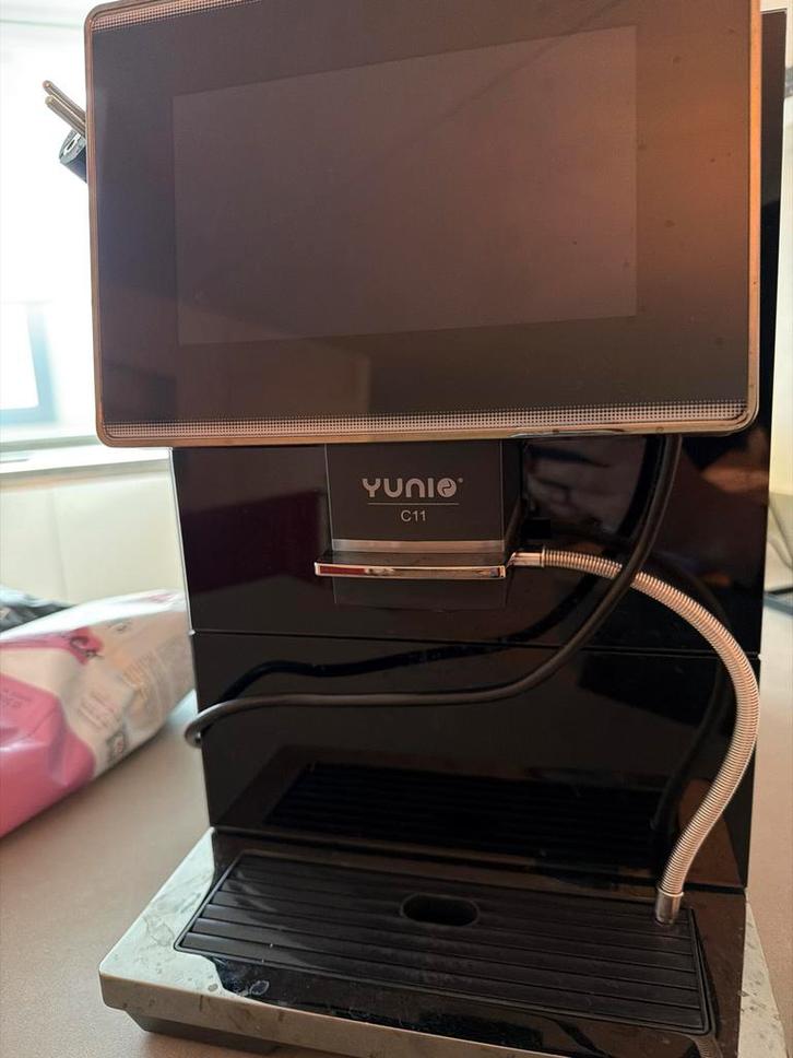 Yunio C11 Koffiemachine + 2 zakken koffiebonen, Witgoed en Apparatuur, Koffiezetapparaten, Gebruikt, Gemalen koffie, Koffiemachine