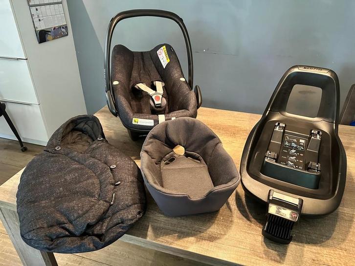 Maxi Cosi 2wayfix + verkleiner & zak, Kinderen en Baby's, Autostoeltjes, Gebruikt, Maxi-Cosi, 0 t/m 13 kg, Isofix, Zijbescherming