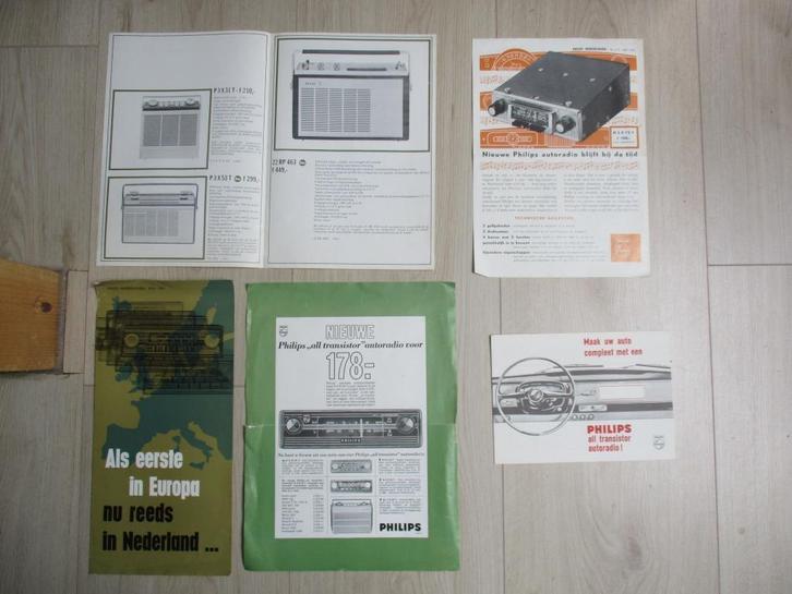 5 Philips folders voor autoradio's (eind jaren '50 en '60), Boeken, Catalogussen en Folders, Gelezen, Folder, Ophalen of Verzenden