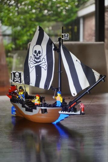 Lego 6268 ‘Renegade Runner’ pirates imperial soldiers beschikbaar voor biedingen