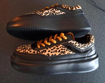 Leuke Dames Sneakers met dierenprint maat 38 beschikbaar voor biedingen