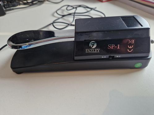 Fazley SP-1 sustain pedaal, Muziek en Instrumenten, Instrumenten | Toebehoren, Zo goed als nieuw, Keyboard of Synthesizer, Ophalen