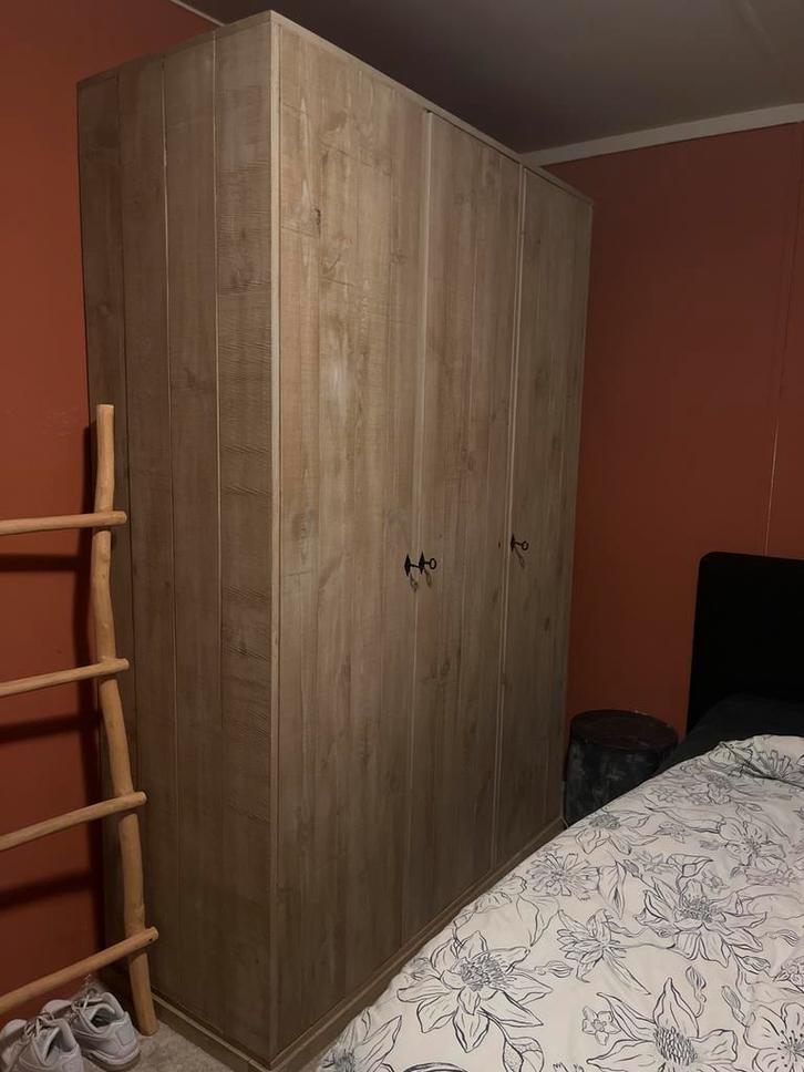 Kledingkast, Huis en Inrichting, Kasten | Kledingkasten, Zo goed als nieuw, 200 cm of meer, 50 tot 75 cm, Ophalen