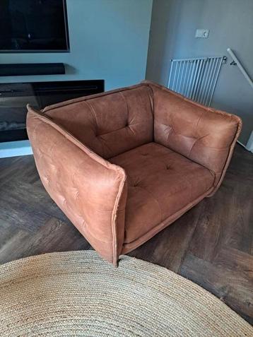 Leren fauteuil/ loveseat  beschikbaar voor biedingen