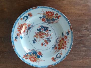 Antiek chinees Imari bord met bloemmotief en goud beschikbaar voor biedingen