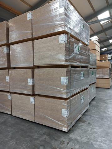 OSB Platen op voorraad. 12, 15,18, 22 en 25mm div. maten beschikbaar voor biedingen