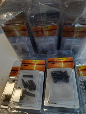 Partij tail rubbers 40 verpakkingen carp fever  beschikbaar voor biedingen