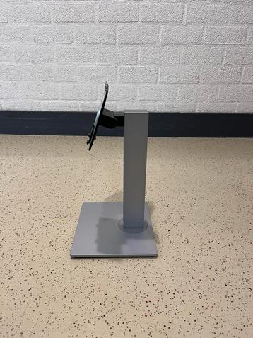 Beeldschermstandaard 15 stuks beschikbaar voor biedingen