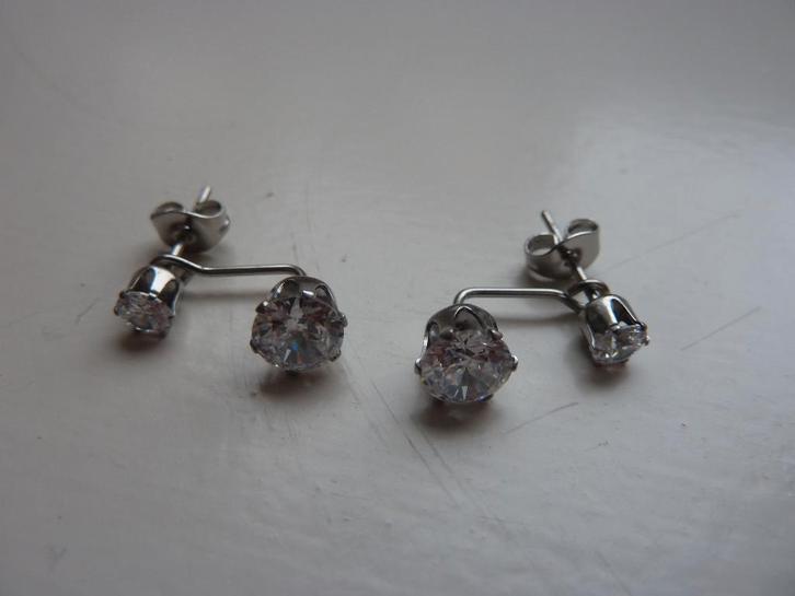 Dual Crystal Dangle Earrings -- Sparkling!, Sieraden, Tassen en Uiterlijk, Oorbellen, Nieuw, Hangers, Zilver, Wit, Met kristal