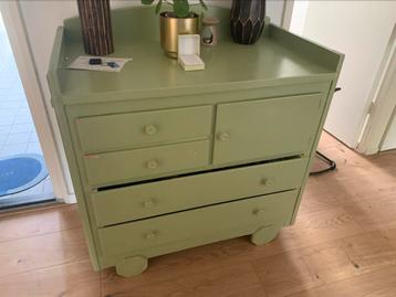 Vintage commode jaren 50 beschikbaar voor biedingen