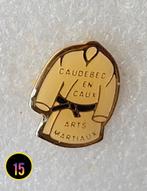 Pin Karate club Caudebec, Verzamelen, Speldjes, Pins en Buttons, Verzenden, Gebruikt, Overige onderwerpen